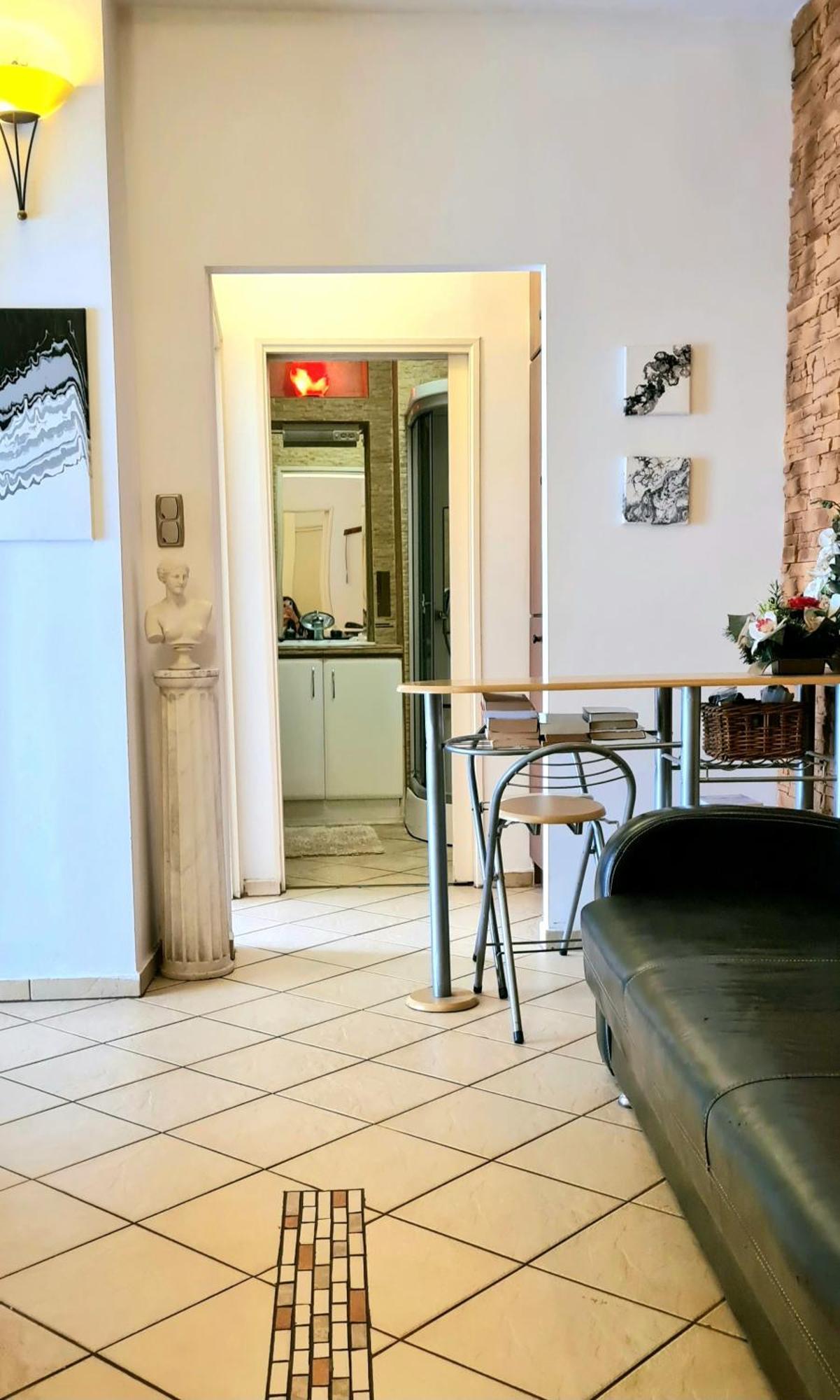 Buda Life Apartment Boedapest Buitenkant foto